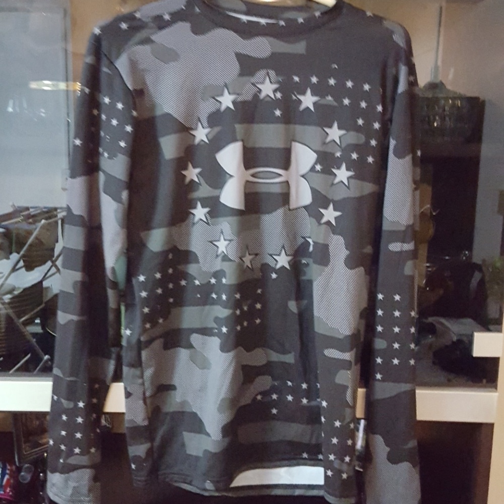Under Armour XL compression long shirt